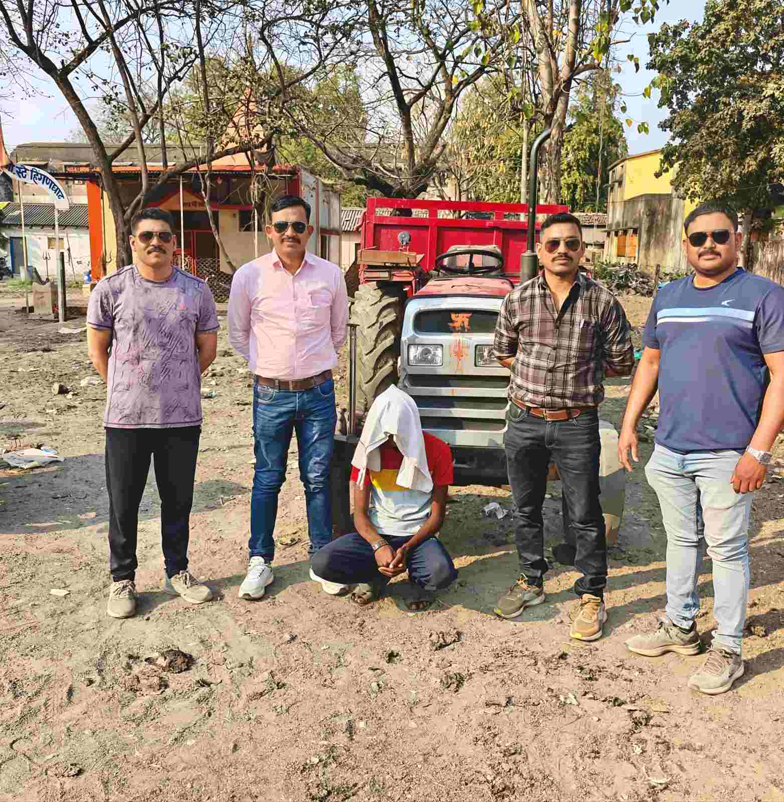 रेती माफियाविरुद्ध कारवाई; ट्रॅक्टरसह ८.०८ लाखांचा मुद्देमाल जप्त